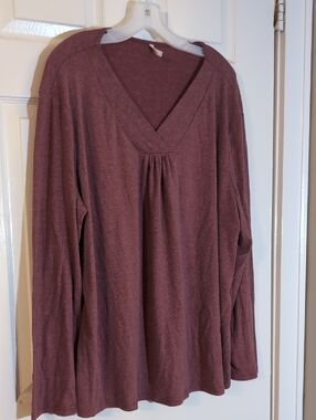 Relaxed V-Neck Long Sleeve Top in Dusty Plum